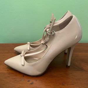 Strappy heels from Xappeal